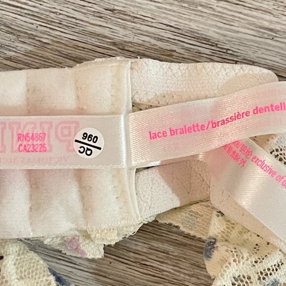 New Victoria's Secret Halter Bra Bralette Medium Ivory Lace Pink Blue Dot NWT - Picture 7 of 9
